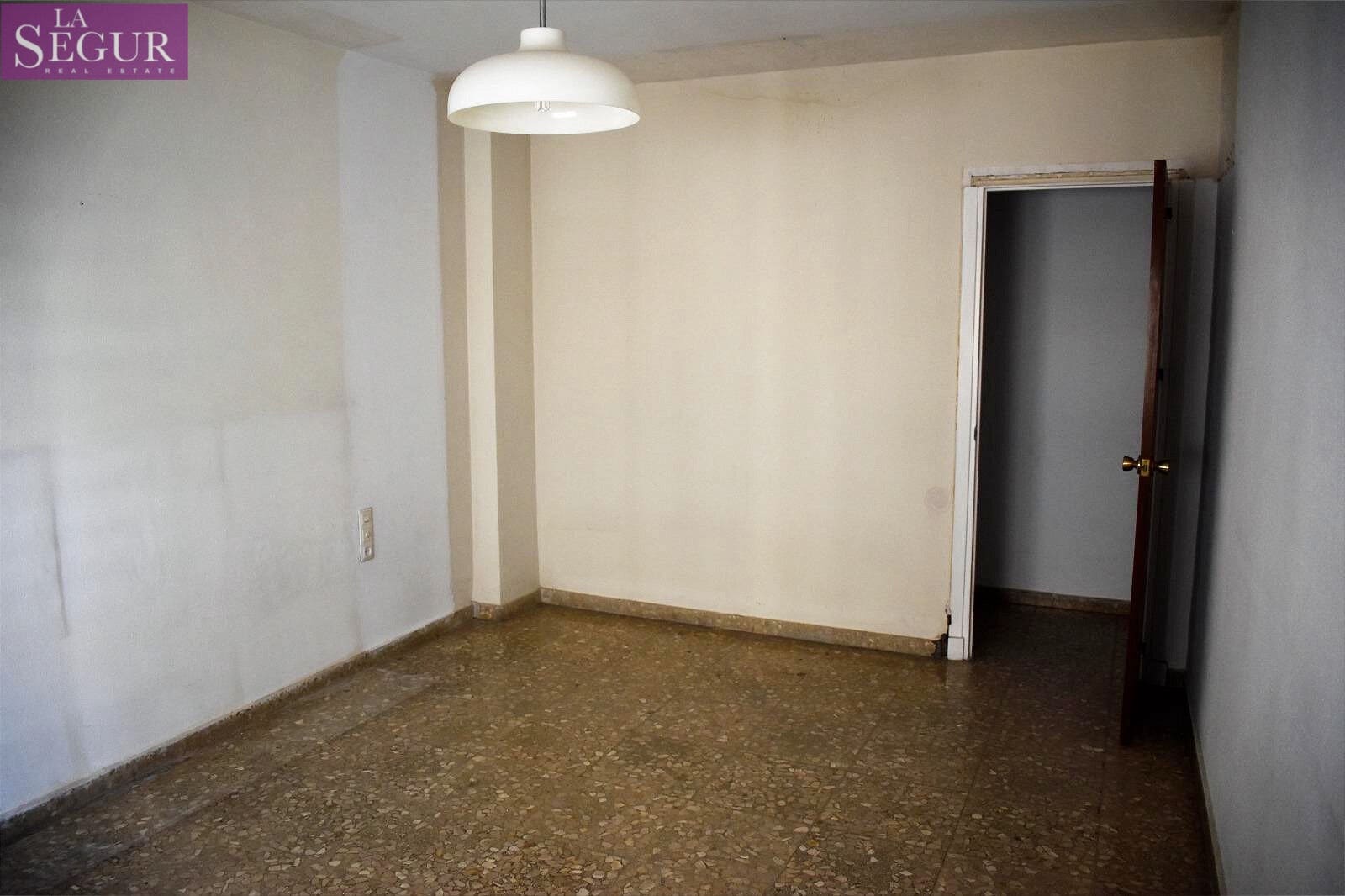 4 quarto Apartamento para venda em Cadis cidade com garagem - 590 000 € (Ref: 8572543)