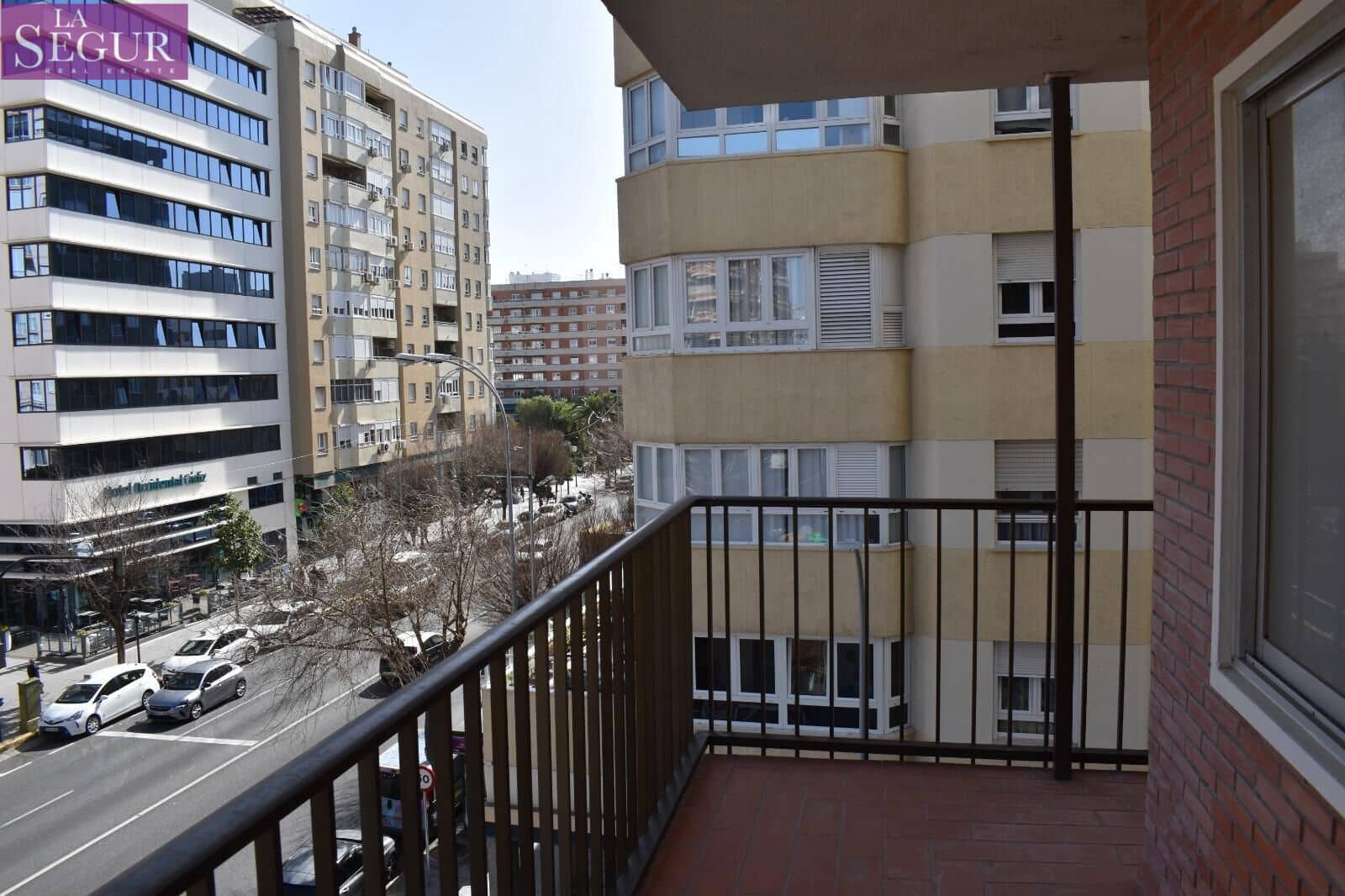 4 quarto Apartamento para venda em Cadis cidade com garagem - 590 000 € (Ref: 8572543)