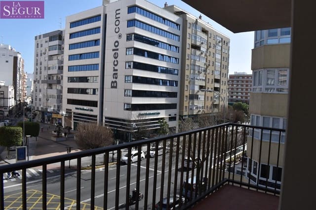 4 quarto Apartamento para venda em Cádis cidade com garagem - 590 000 € (Ref: 8572543)