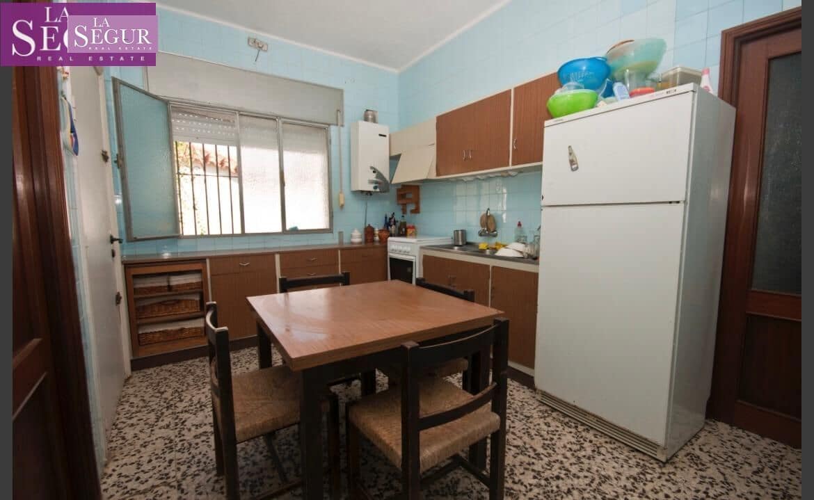 4 sypialnia Willa na sprzedaż w Conil de la Frontera z garażem - 670 000 € (Ref: 8584351)