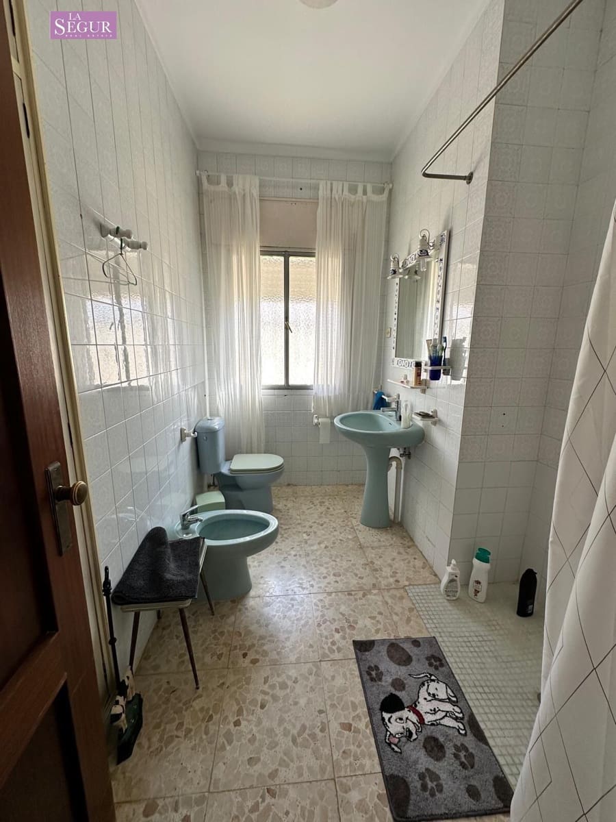 4 sypialnia Willa na sprzedaż w Conil de la Frontera z garażem - 670 000 € (Ref: 8584351)