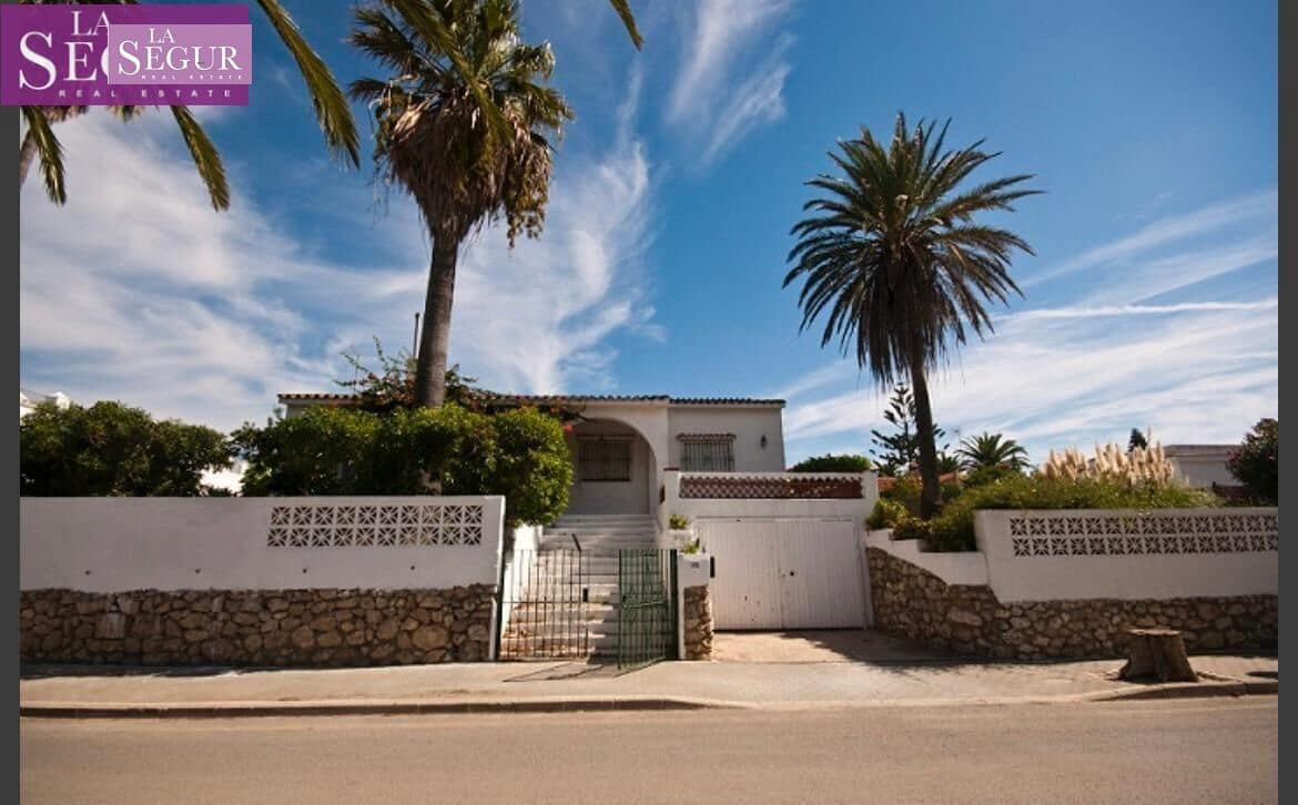 4 sypialnia Willa na sprzedaż w Conil de la Frontera z garażem - 670 000 € (Ref: 8584351)