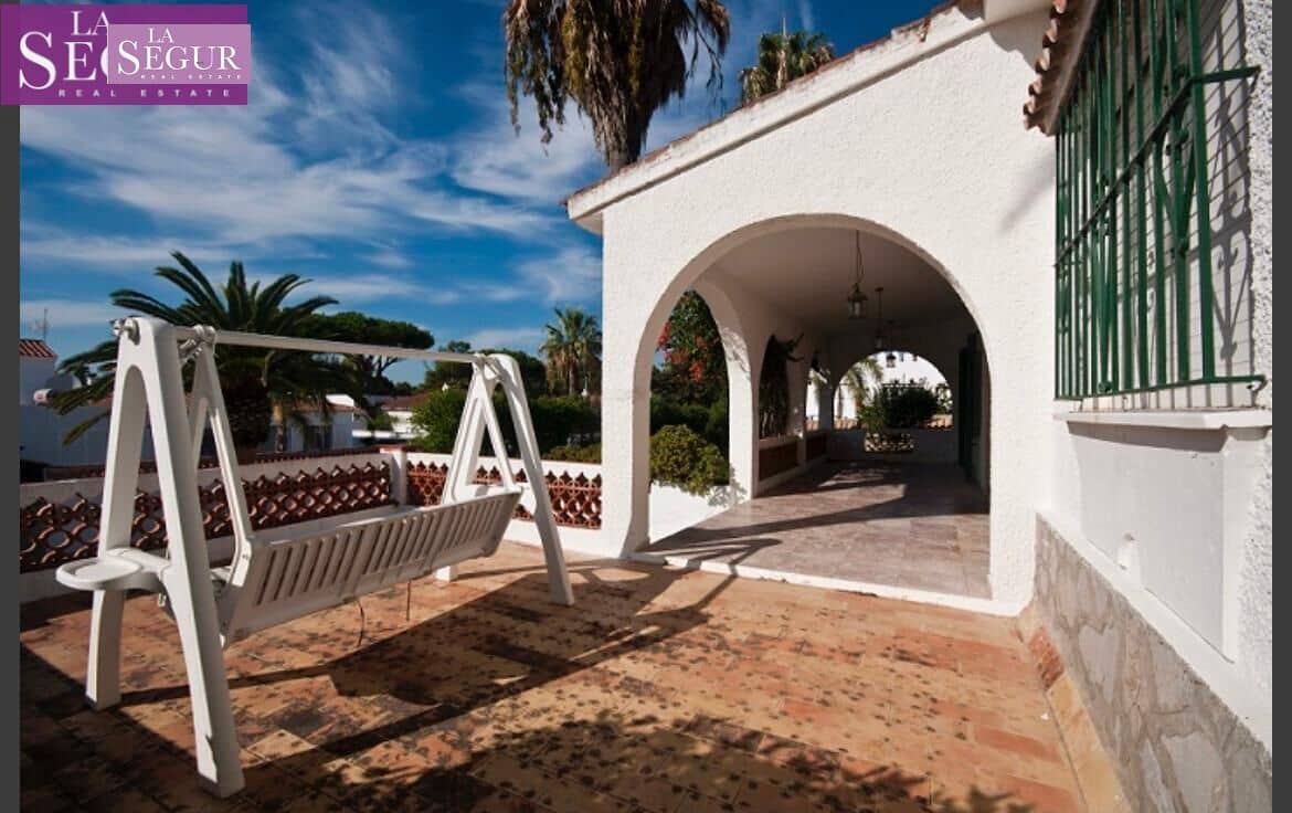 4 sypialnia Willa na sprzedaż w Conil de la Frontera z garażem - 670 000 € (Ref: 8584351)