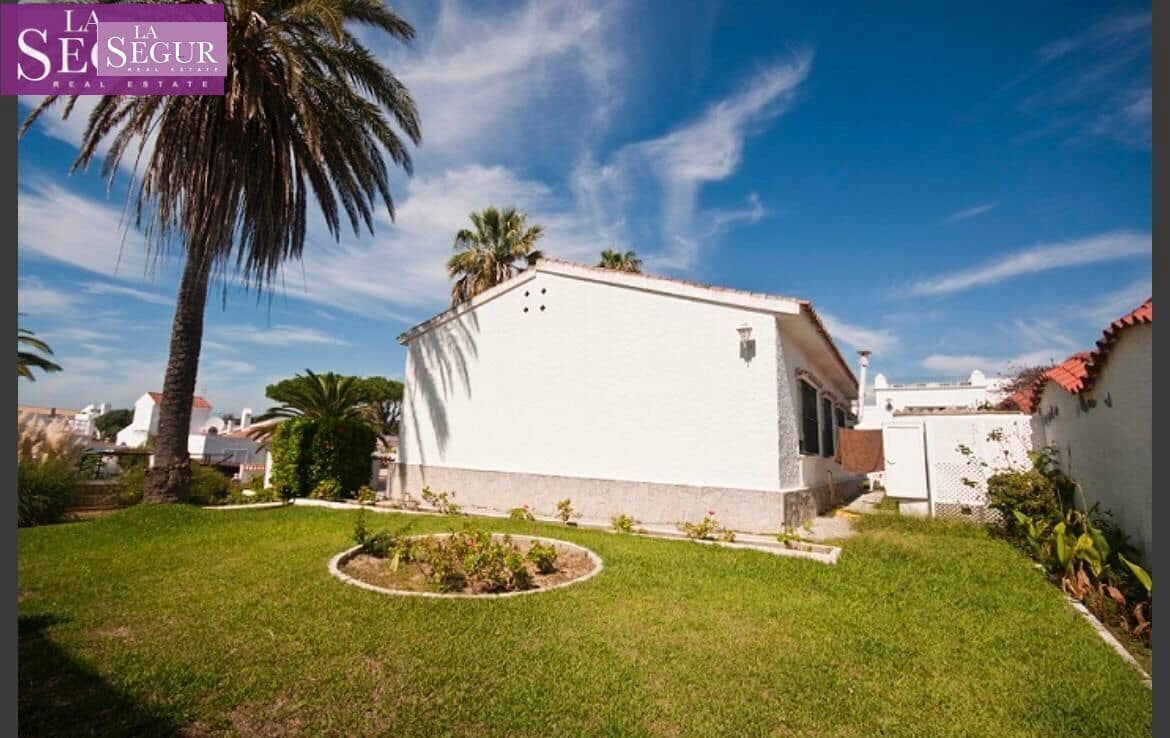 4 sypialnia Willa na sprzedaż w Conil de la Frontera z garażem - 670 000 € (Ref: 8584351)