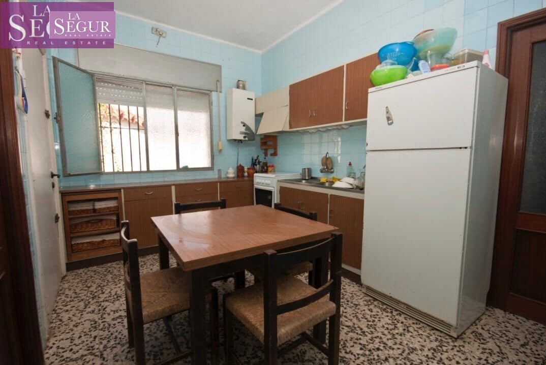 4 sypialnia Willa na sprzedaż w Conil de la Frontera z garażem - 670 000 € (Ref: 8584351)