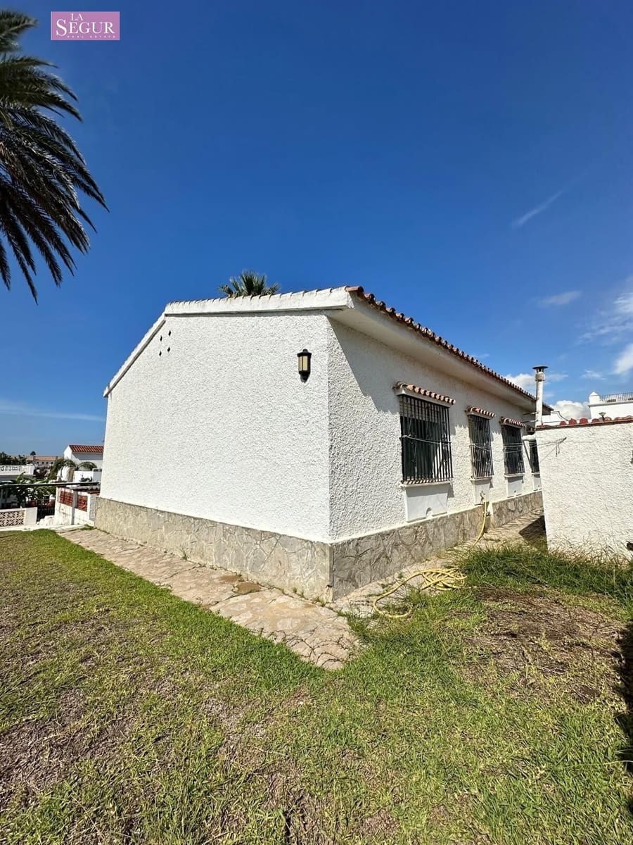 4 sypialnia Willa na sprzedaż w Conil de la Frontera z garażem - 670 000 € (Ref: 8584351)