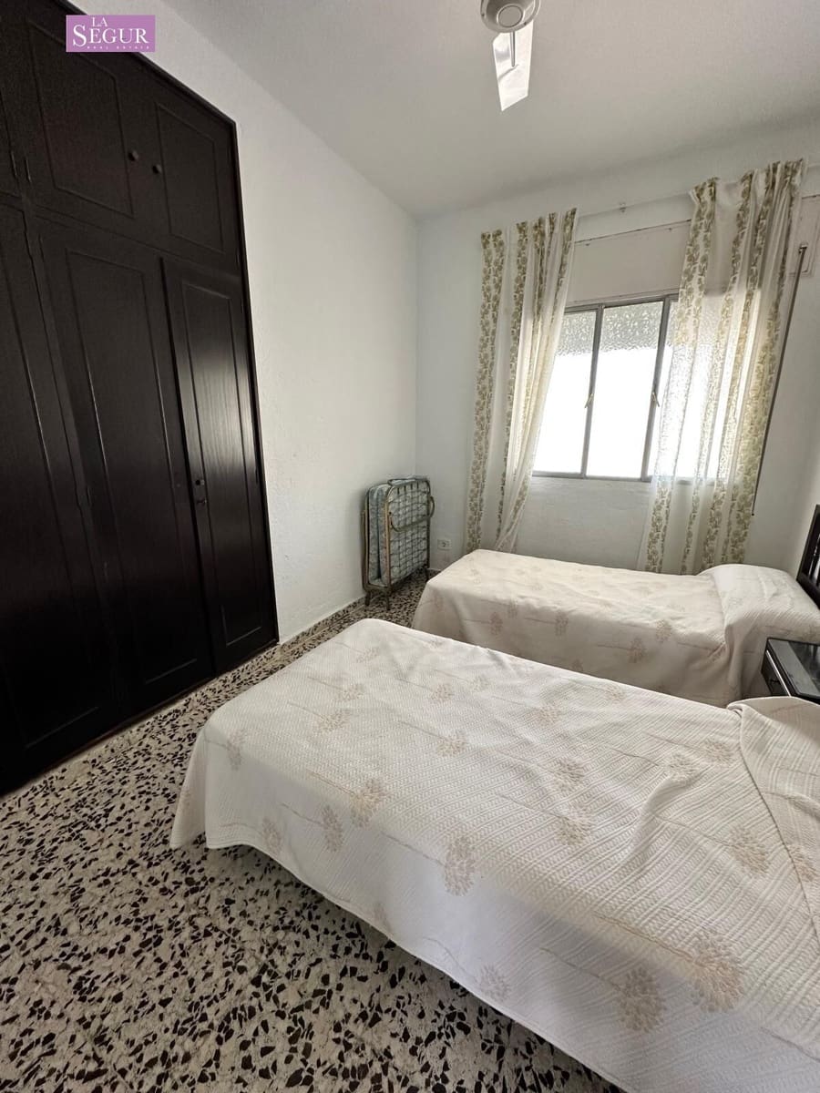 4 sypialnia Willa na sprzedaż w Conil de la Frontera z garażem - 670 000 € (Ref: 8584351)