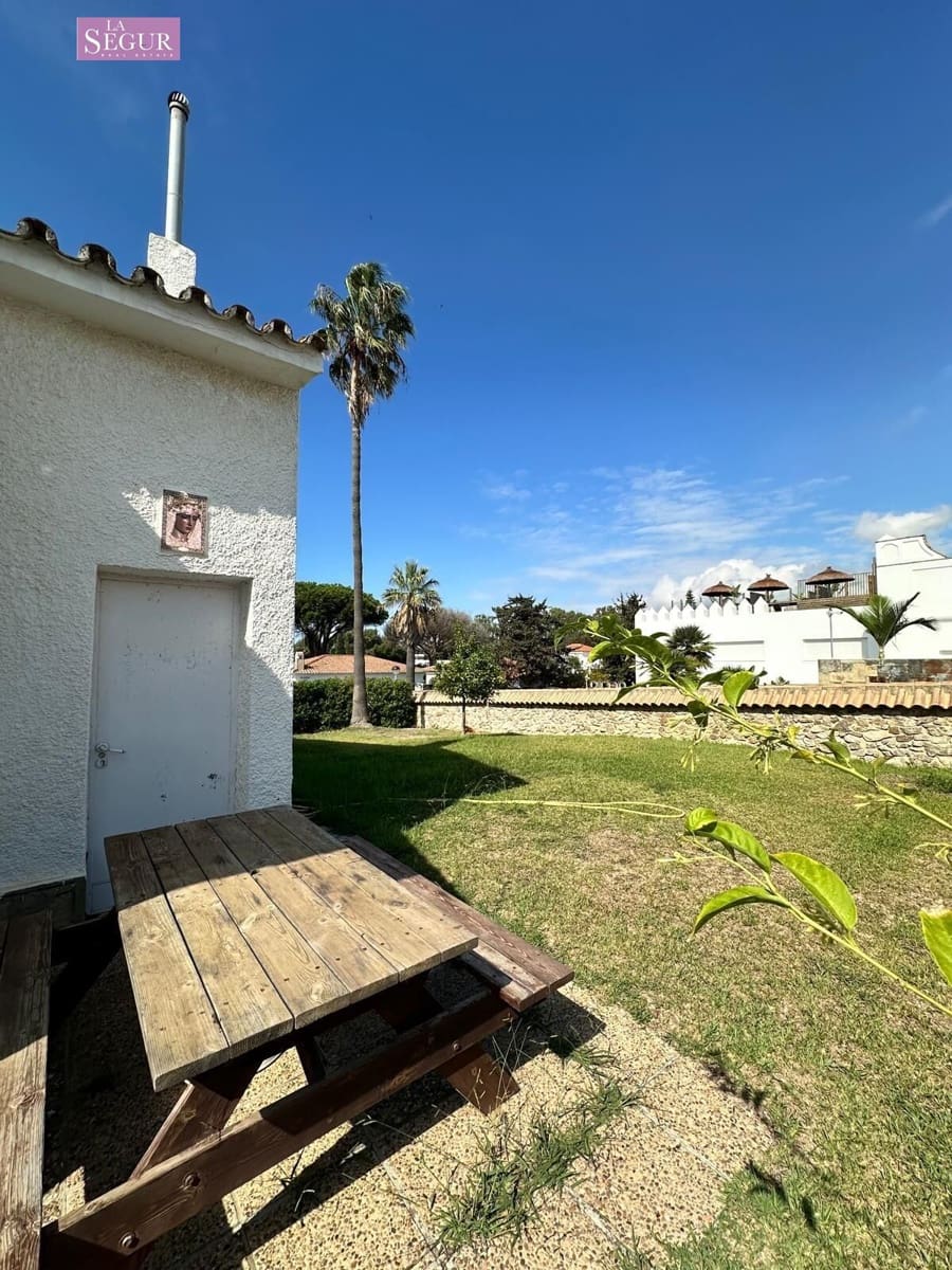 4 sypialnia Willa na sprzedaż w Conil de la Frontera z garażem - 670 000 € (Ref: 8584351)