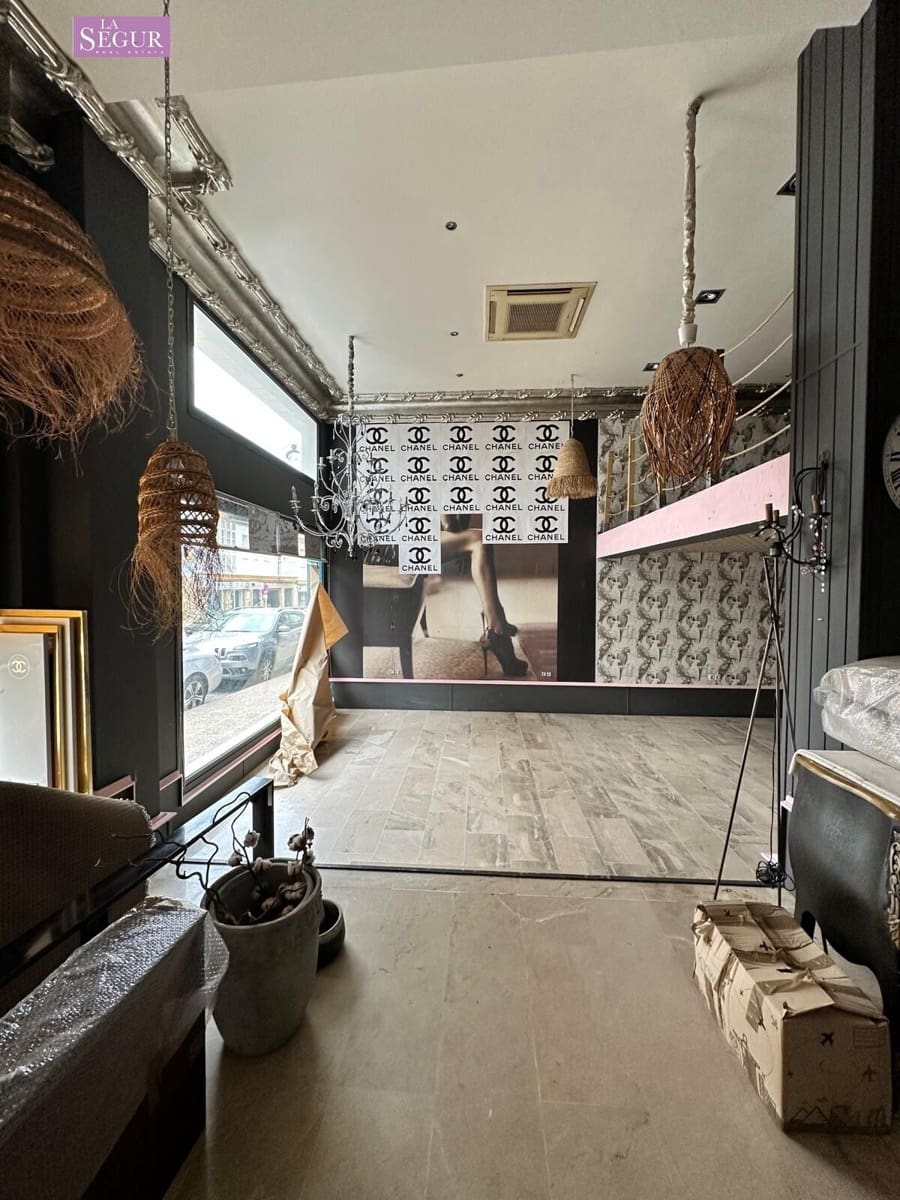 Erhverv til salg i Conil de la Frontera - € 360.000 (Ref: 8630284)