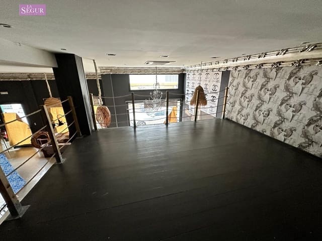 Erhverv til salg i Conil de la Frontera - € 360.000 (Ref: 8630284)