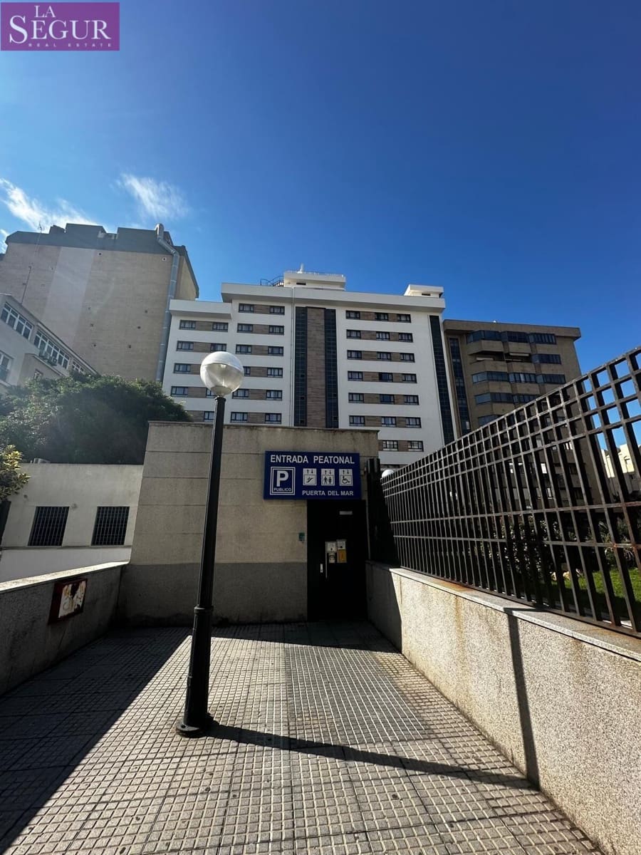 Garage à vendre à Cadix ville - 17 000 € (Ref: 8645245)