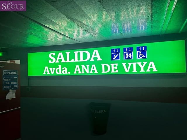 Garage til salg i Cádiz by - € 17.000 (Ref: 8645245)