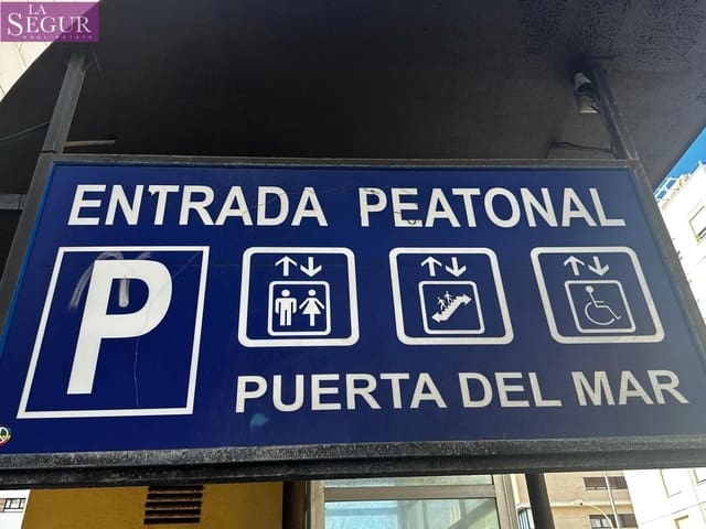 Garage til salg i Cádiz by - € 17.000 (Ref: 8645245)