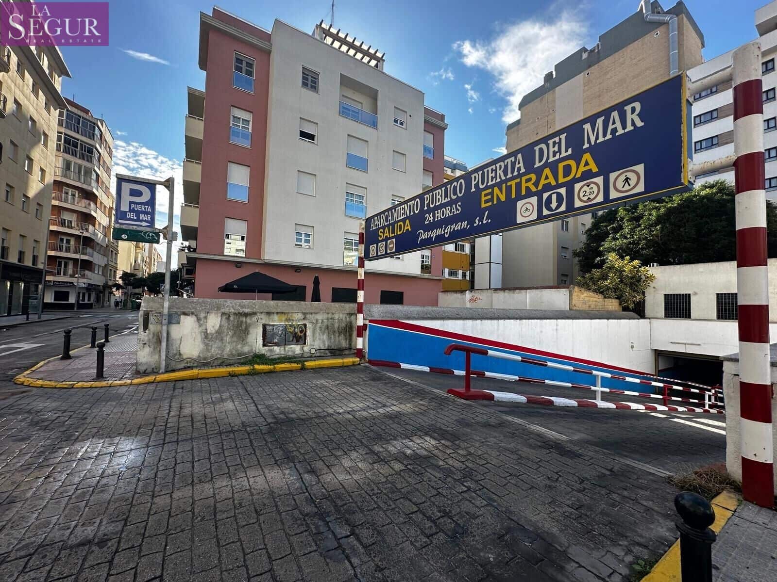 Garage à vendre à Cadix ville - 17 000 € (Ref: 8645245)