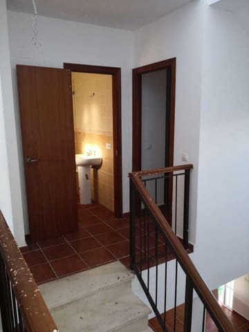 4 slaapkamer Rijtjeshuis te koop in Benalup - € 154.000 (Ref: 8675888)