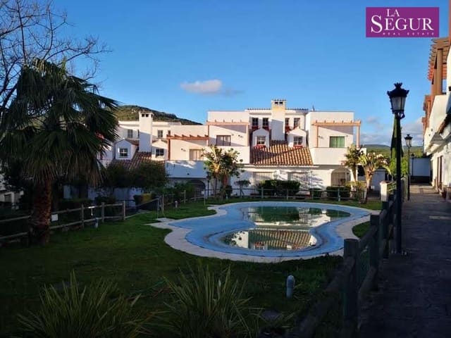 4 slaapkamer Rijtjeshuis te koop in Benalup - € 154.000 (Ref: 8675888)