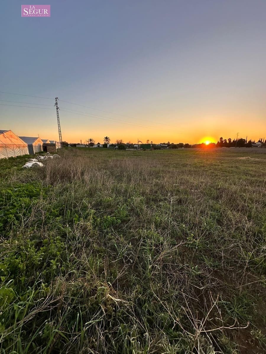 Grunde uden byggetilladelser til salg i Conil de la Frontera - € 75.000 (Ref: 8698188)