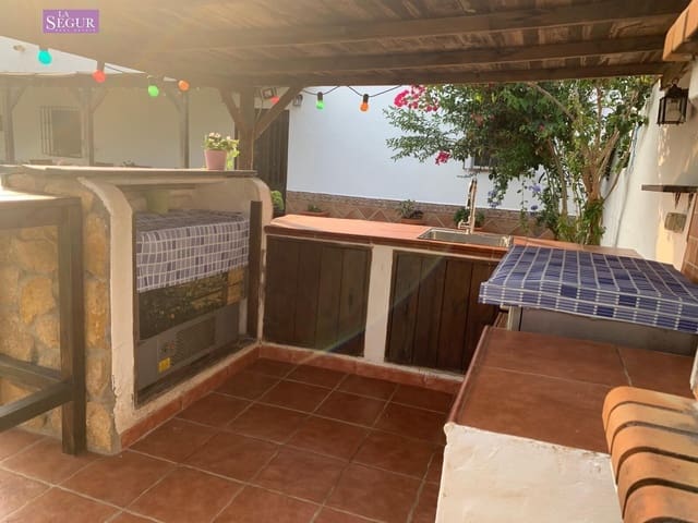 3 soveværelse Villa til salg i Conil de la Frontera med swimmingpool - € 489.900 (Ref: 8735676)