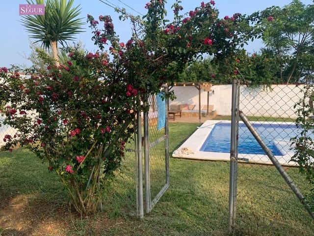 3 soveværelse Villa til salg i Conil de la Frontera med swimmingpool - € 489.900 (Ref: 8735676)