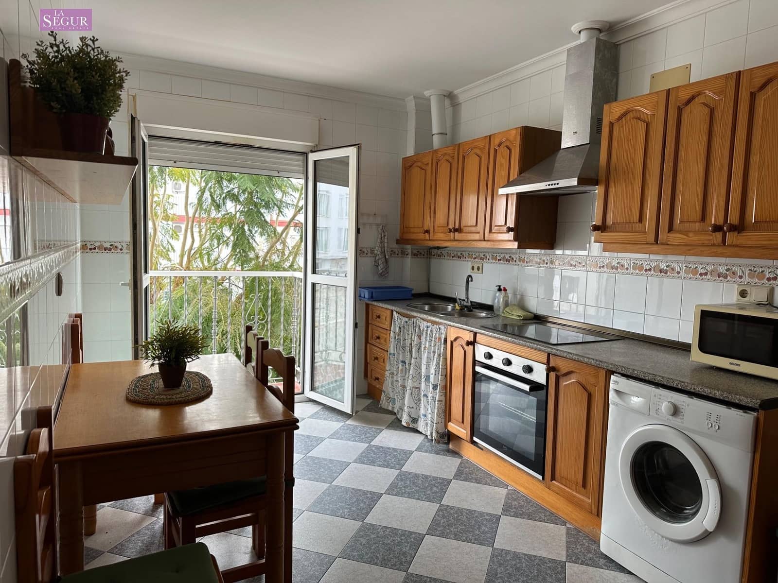 3 soveværelse Lejlighed til salg i Conil de la Frontera - € 307.500 (Ref: 8767079)