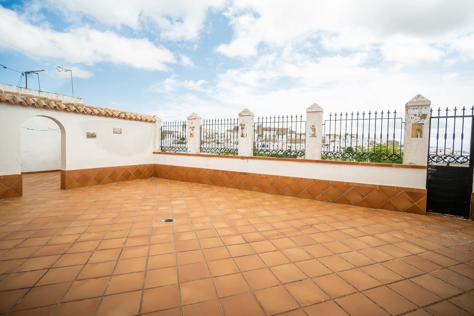 7 bedroom Villa for sale in Vejer de la Frontera - € 430,000 (Ref: 8784087)