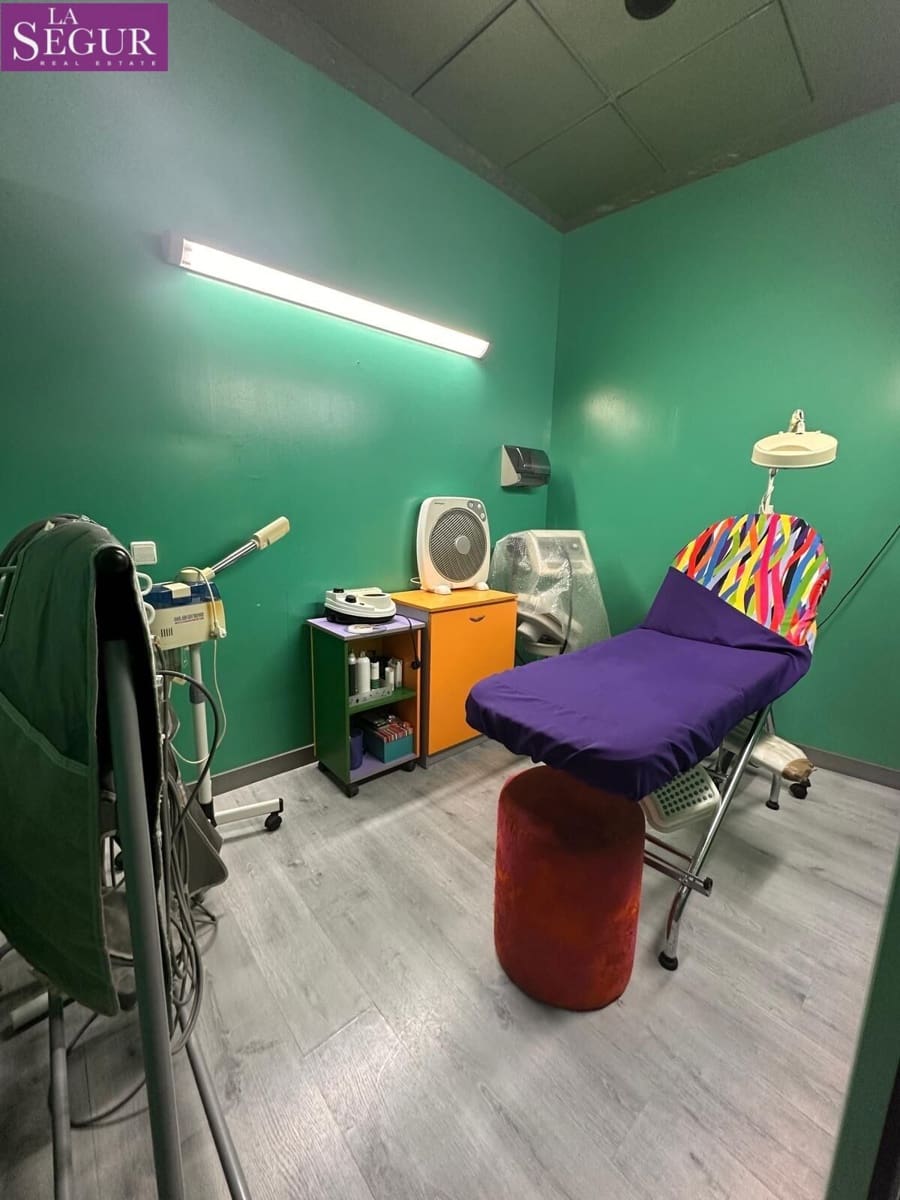 Virksomhed til leje i Cadiz by - € 1.550 (Ref: 8789723)