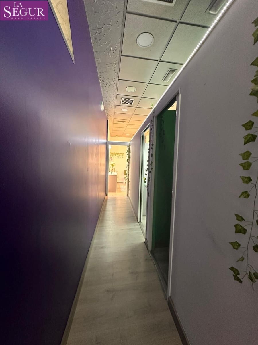 Virksomhed til leje i Cadiz by - € 1.550 (Ref: 8789723)