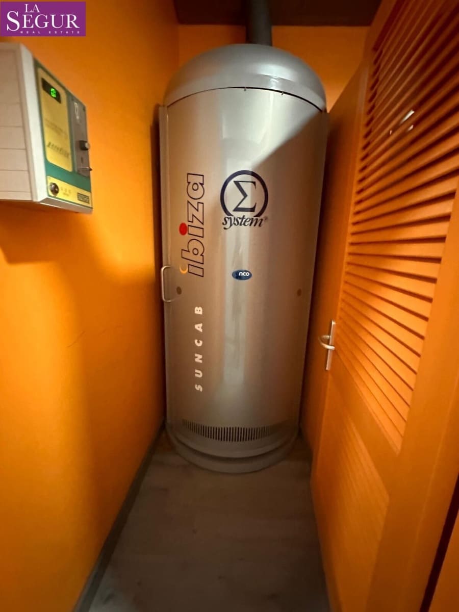 Commercieel te koop in Cadiz stad - € 250.000 (Ref: 8789724)