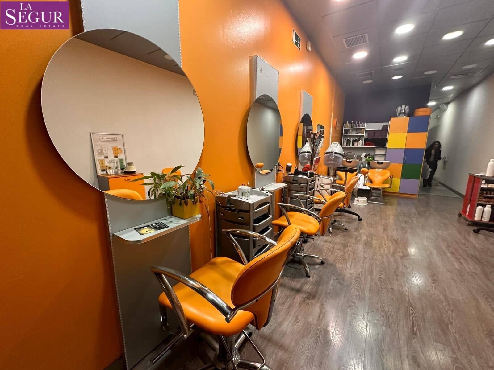 Commercieel te koop in Cadiz stad - € 250.000 (Ref: 8789724)