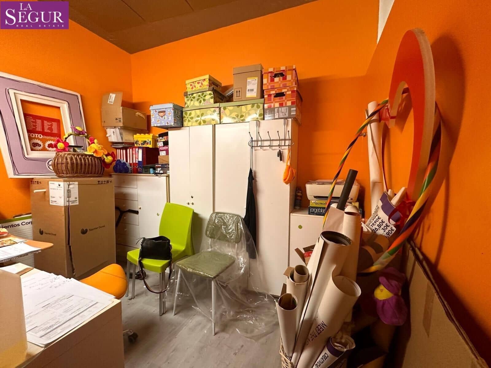 Commercieel te koop in Cadiz stad - € 250.000 (Ref: 8789724)