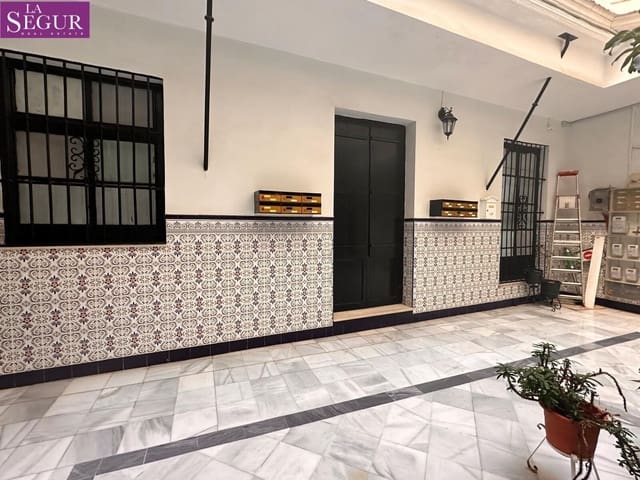 Erhverv til salg i Cádiz by - € 250.000 (Ref: 8789724)