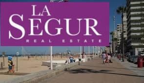 Garage til salg i Cádiz by - € 38.000 (Ref: 8802241)