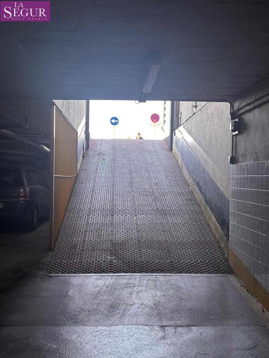 Garage à vendre à Cadix ville - 38 000 € (Ref: 8802241)