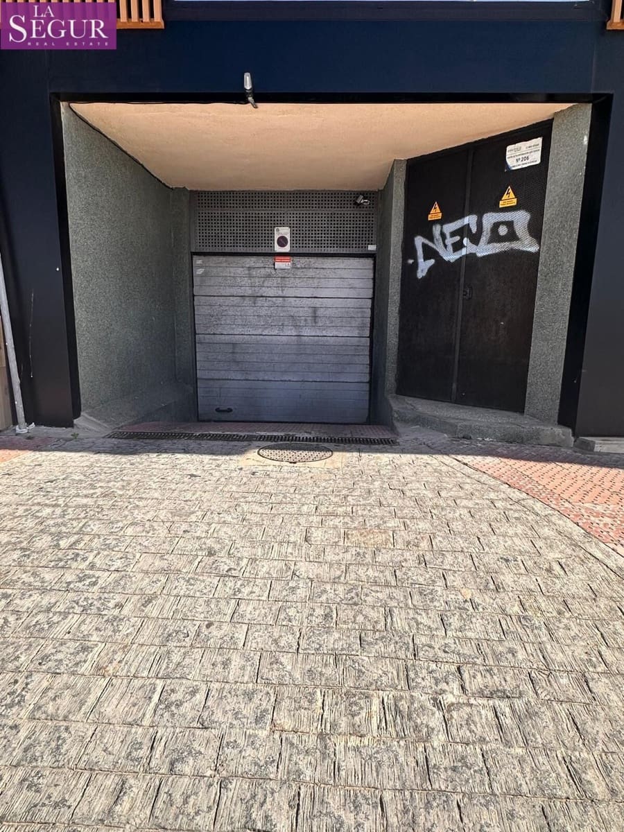 Garage à vendre à Cadix ville - 38 000 € (Ref: 8802241)