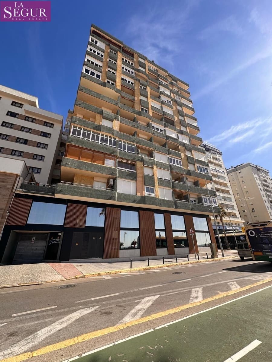 Garage à vendre à Cadix ville - 38 000 € (Ref: 8802241)