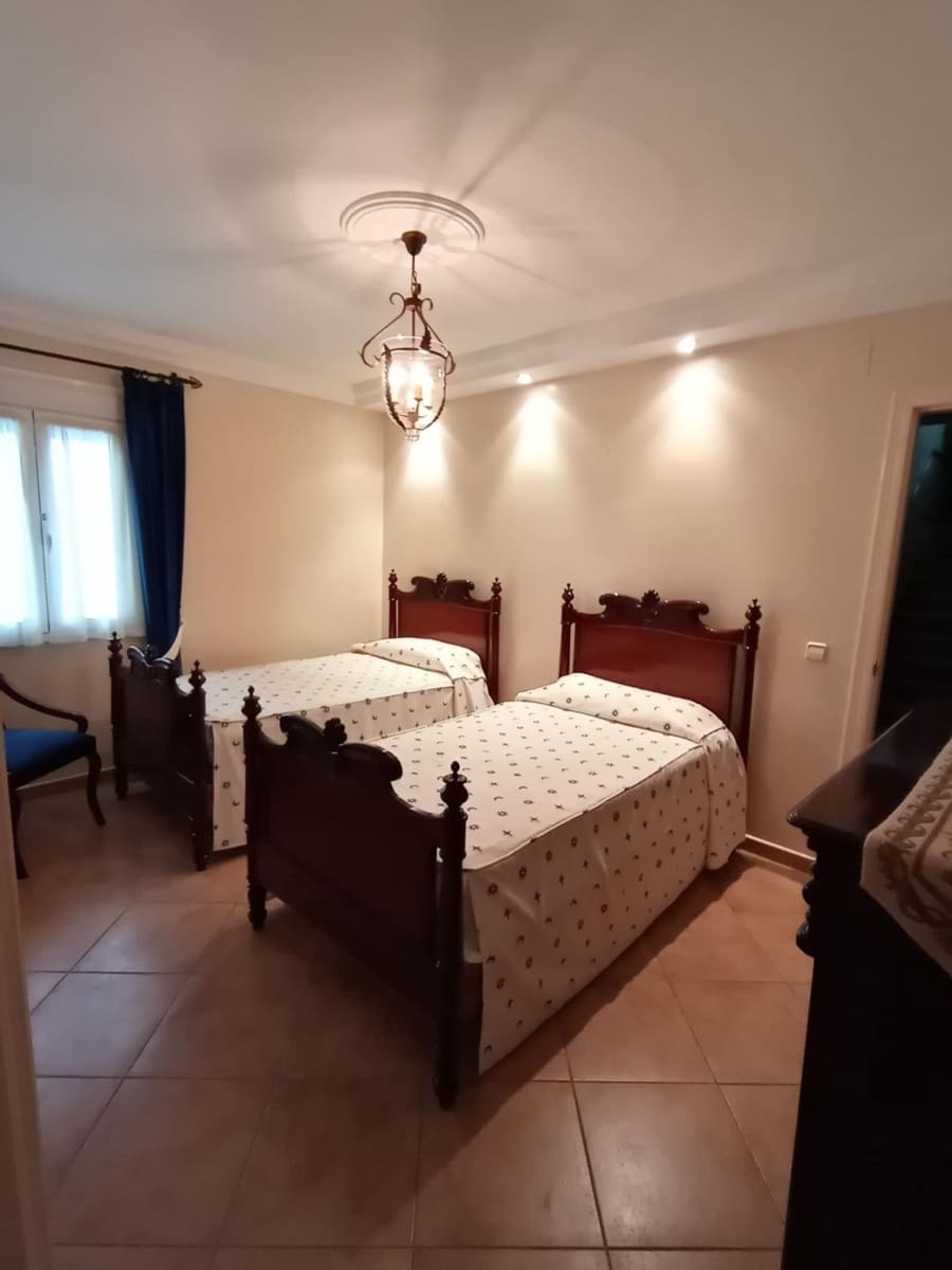 5 soveværelse Villa til salg i Medina-Sidonia med garage - € 599.000 (Ref: 8838864)