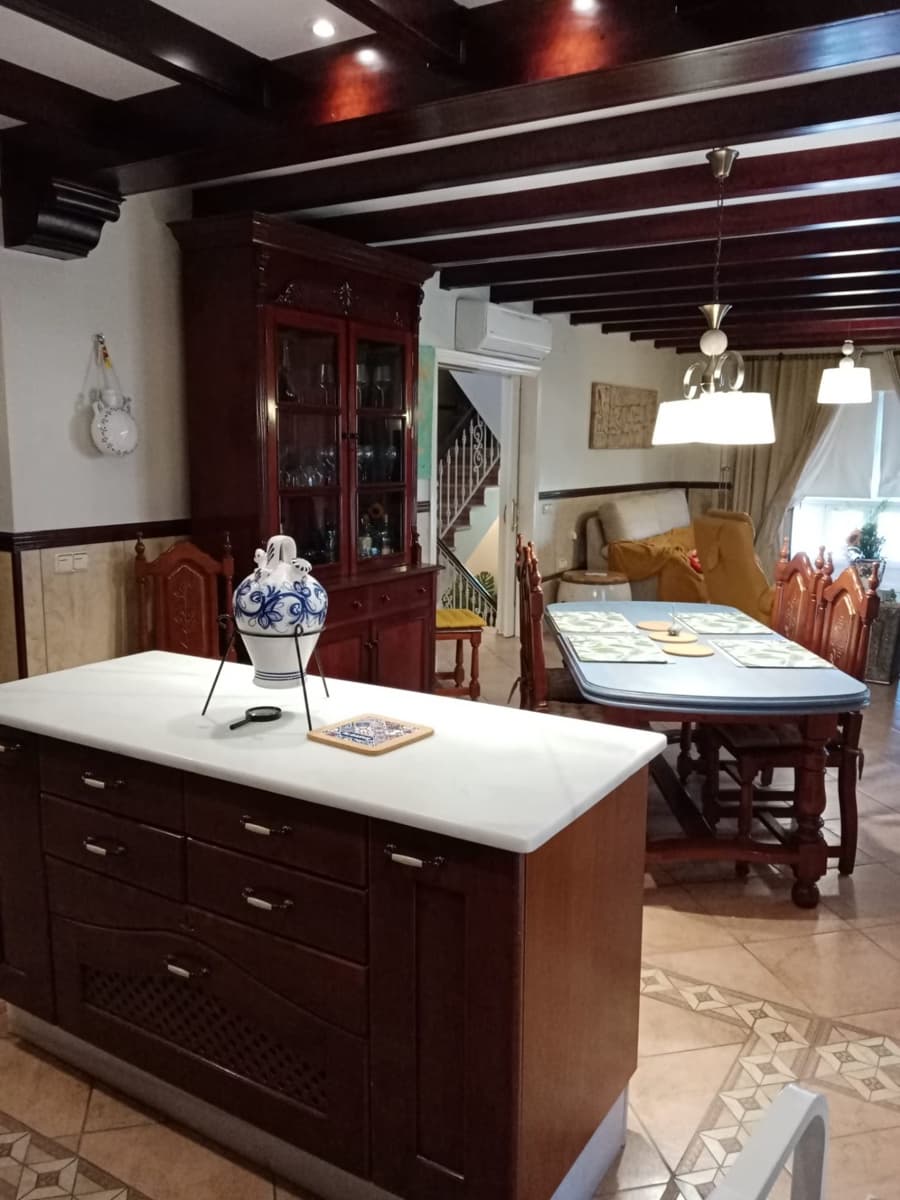 5 soveværelse Villa til salg i Medina-Sidonia med garage - € 599.000 (Ref: 8838864)