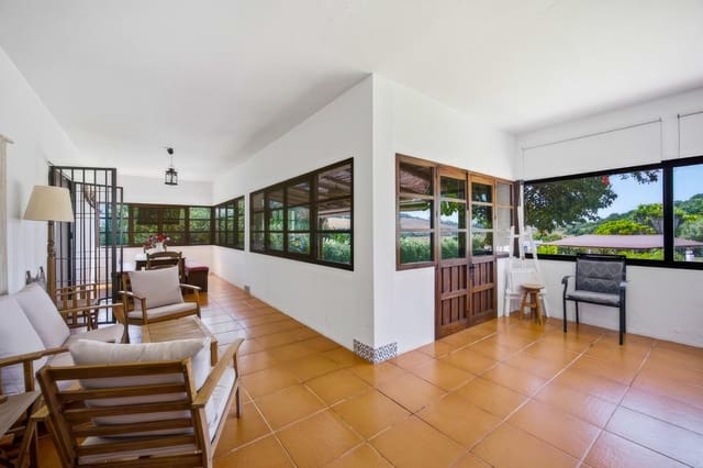 4 bedroom Villa for sale in Vejer de la Frontera with pool garage - € 490,000 (Ref: 8841186)