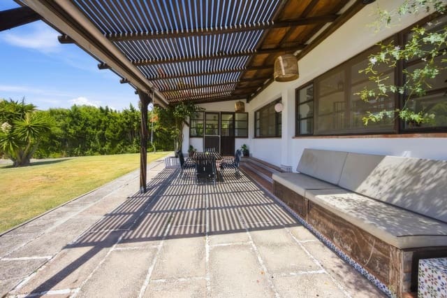 4 bedroom Villa for sale in Vejer de la Frontera with pool garage - € 490,000 (Ref: 8841186)