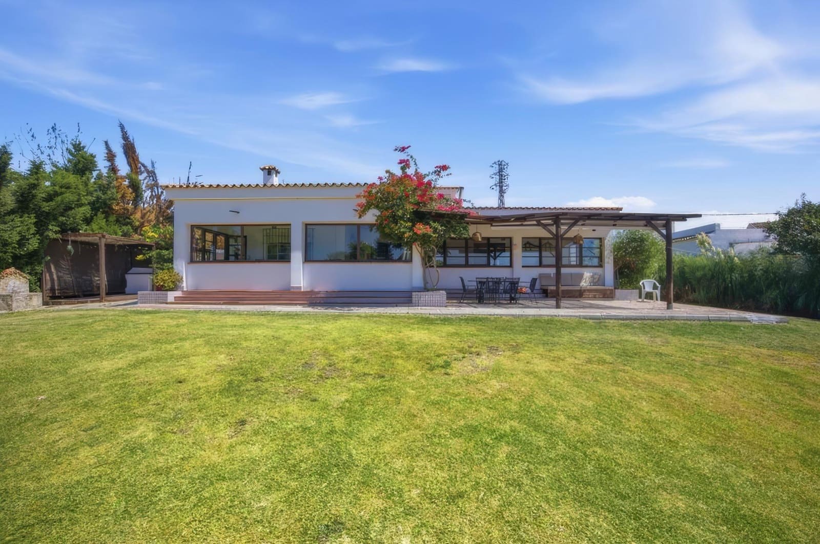 4 bedroom Villa for sale in Vejer de la Frontera with pool garage - € 490,000 (Ref: 8841186)