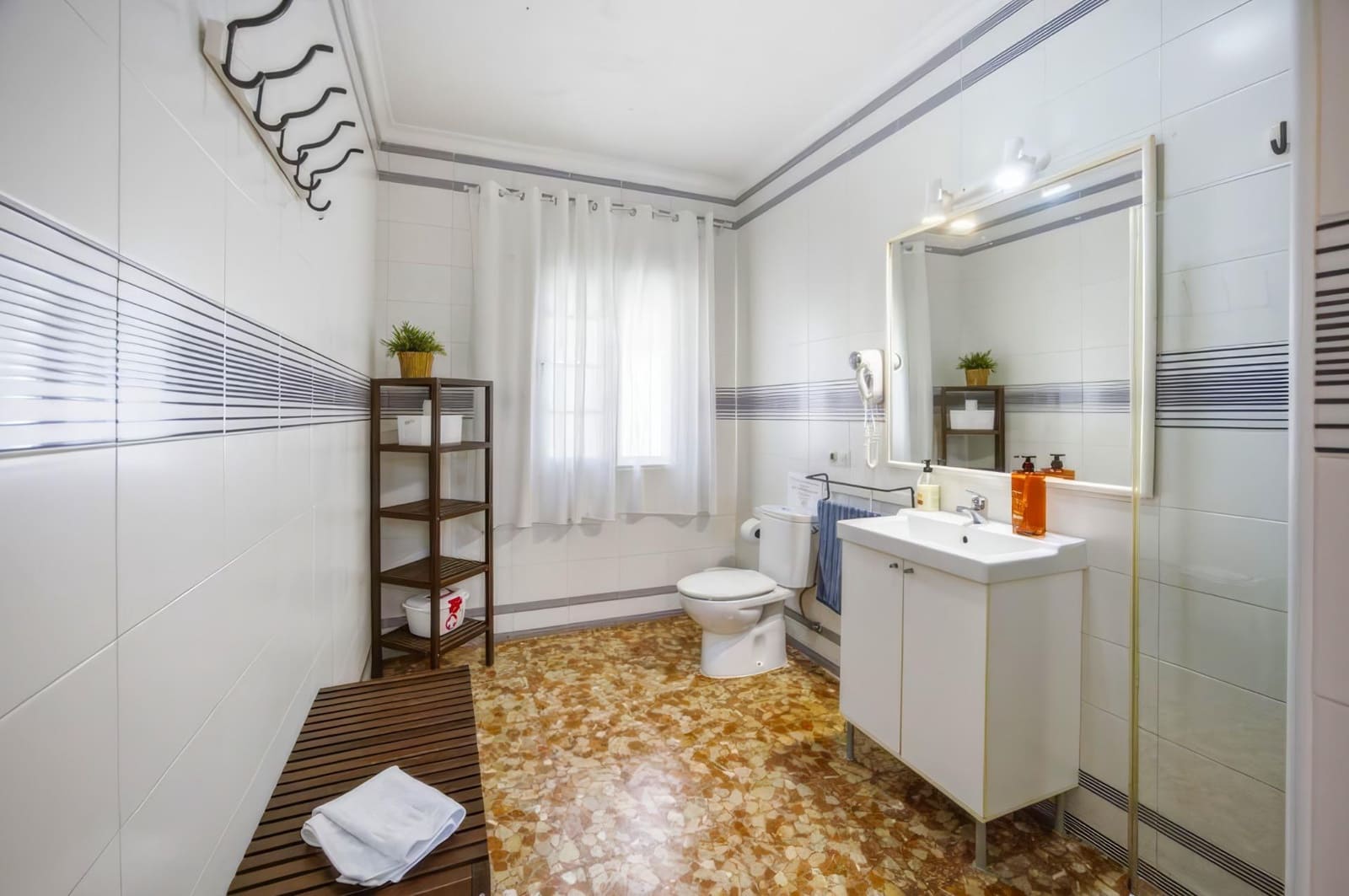 4 bedroom Villa for sale in Vejer de la Frontera with pool garage - € 490,000 (Ref: 8841186)