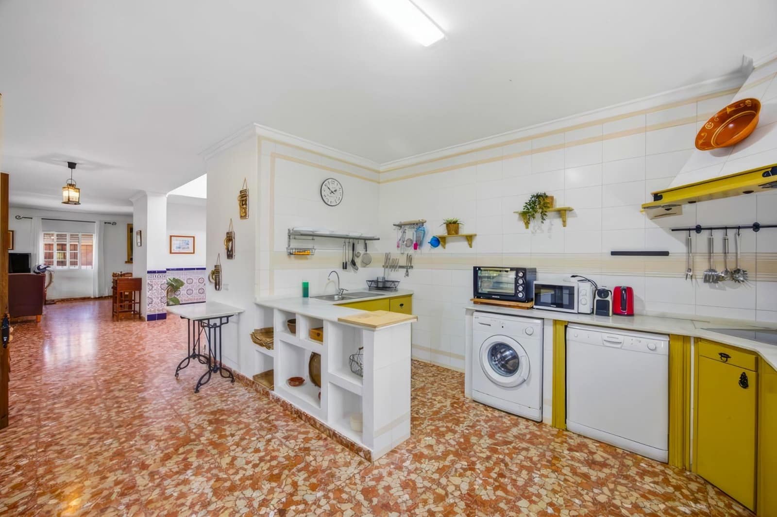 4 bedroom Villa for sale in Vejer de la Frontera with pool garage - € 490,000 (Ref: 8841186)