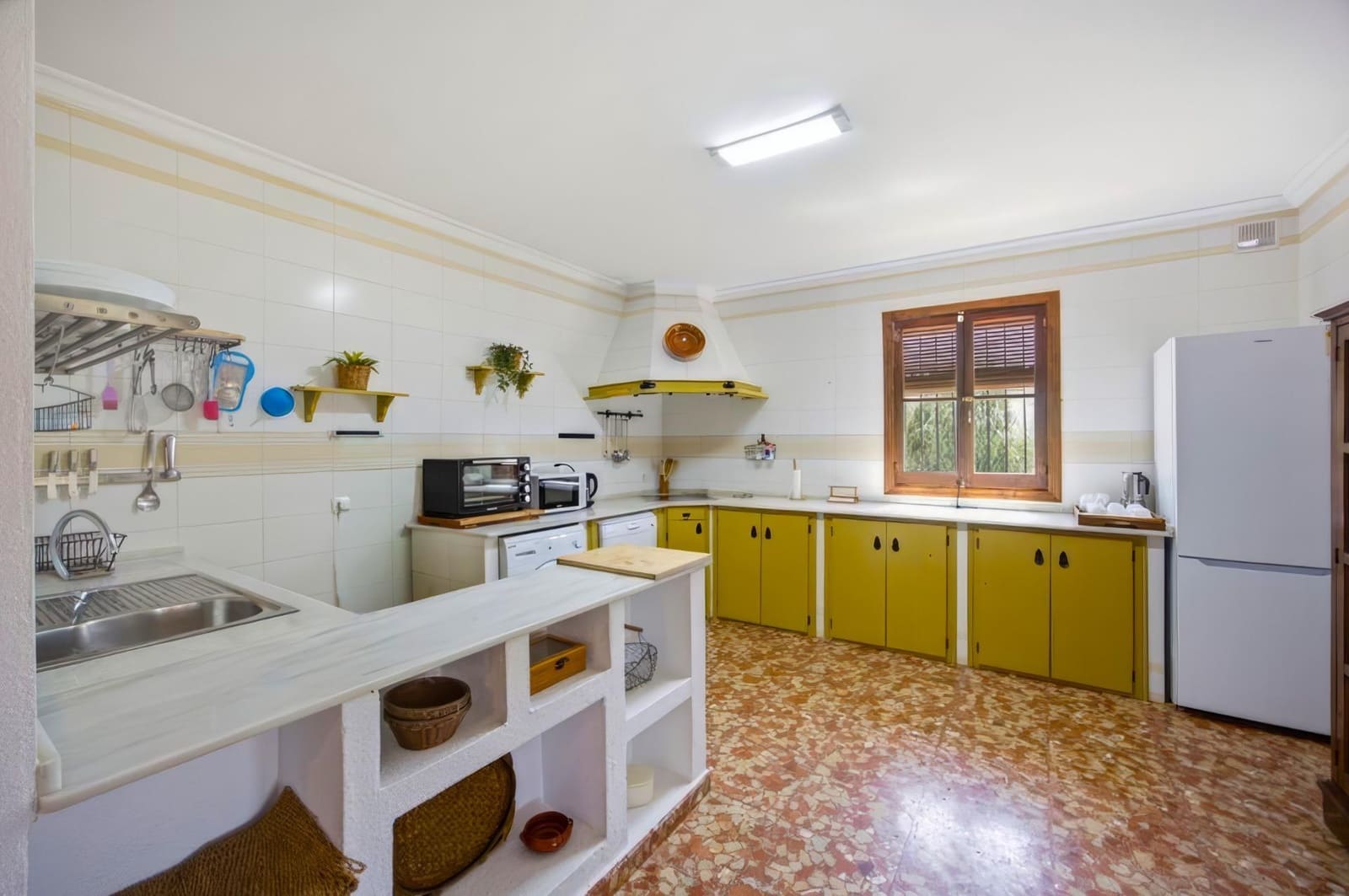 4 bedroom Villa for sale in Vejer de la Frontera with pool garage - € 490,000 (Ref: 8841186)