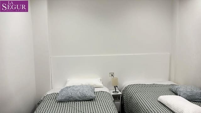 2 soveværelse Lejlighed til salg i La Caleta - La Viña, Cádiz by - € 250.000 (Ref: 8849641)