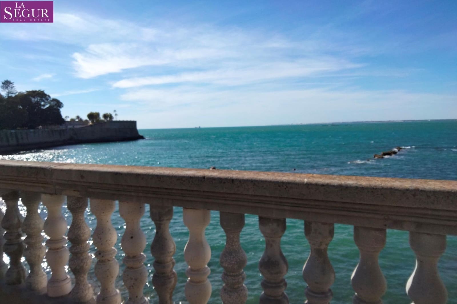 2 makuuhuone Asunto myytävänä paikassa Cadiz kaupunki - 250 000 € (Ref: 8849641)