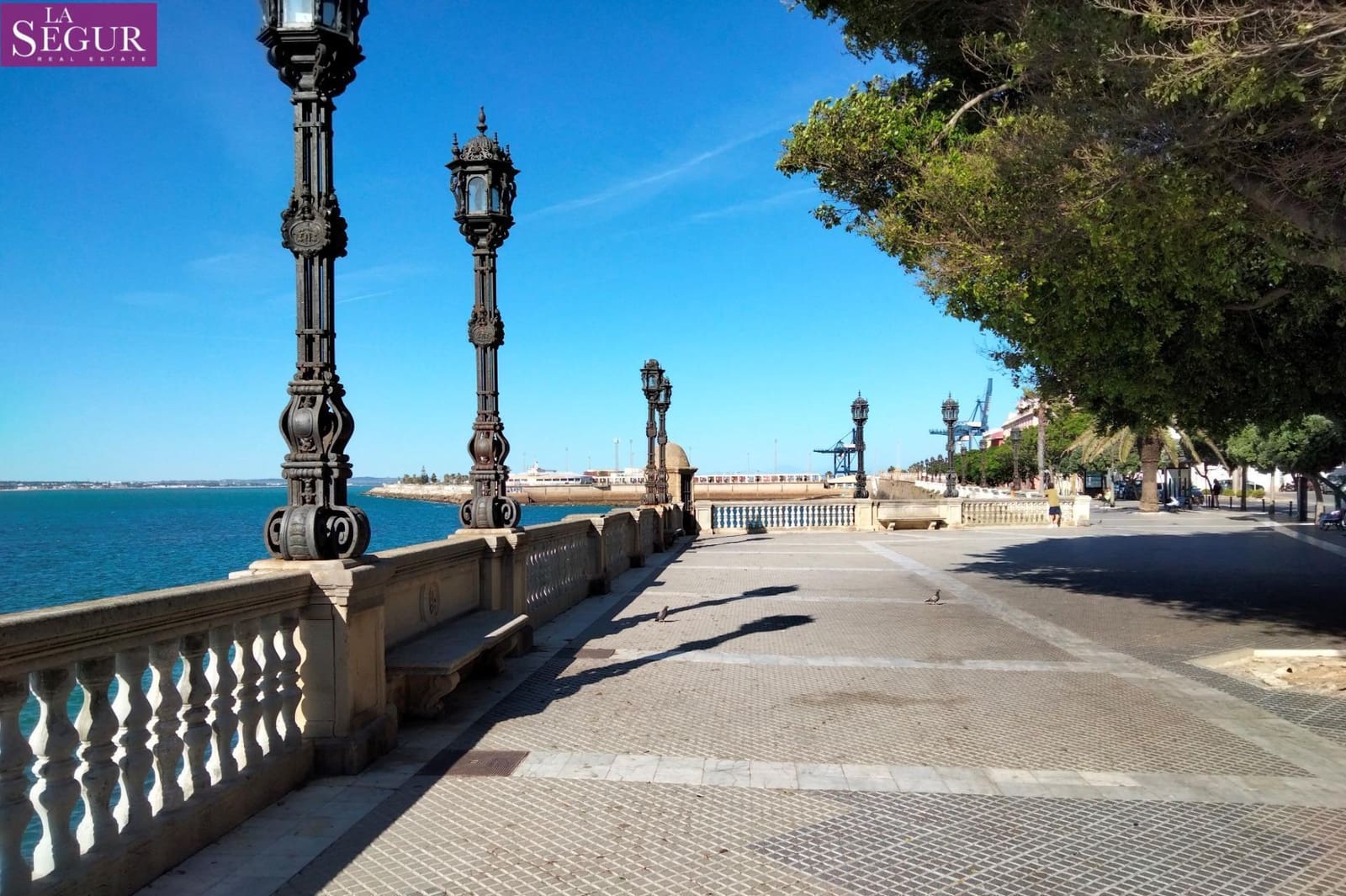 2 makuuhuone Asunto myytävänä paikassa Cadiz kaupunki - 250 000 € (Ref: 8849641)