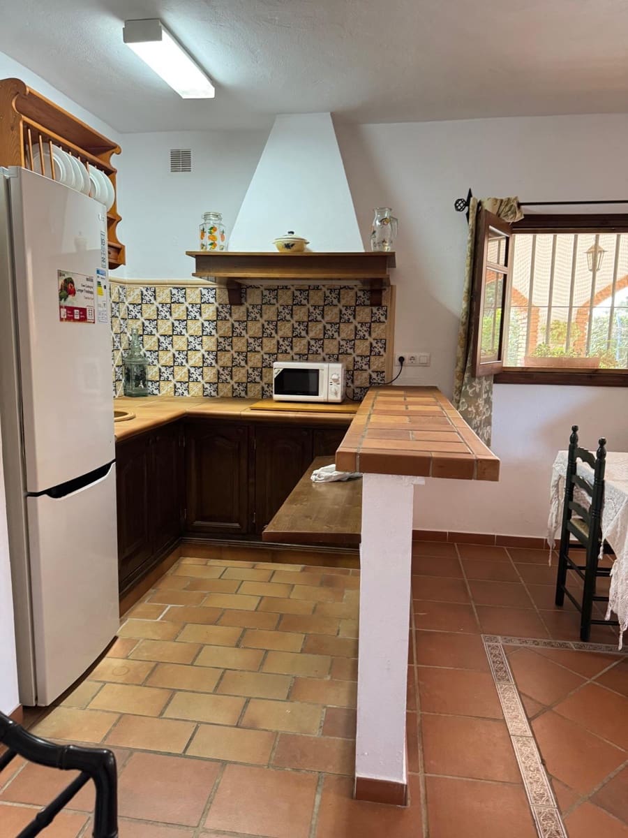 3 soveværelse Villa til salg i Medina-Sidonia med swimmingpool - € 235.000 (Ref: 8851695)