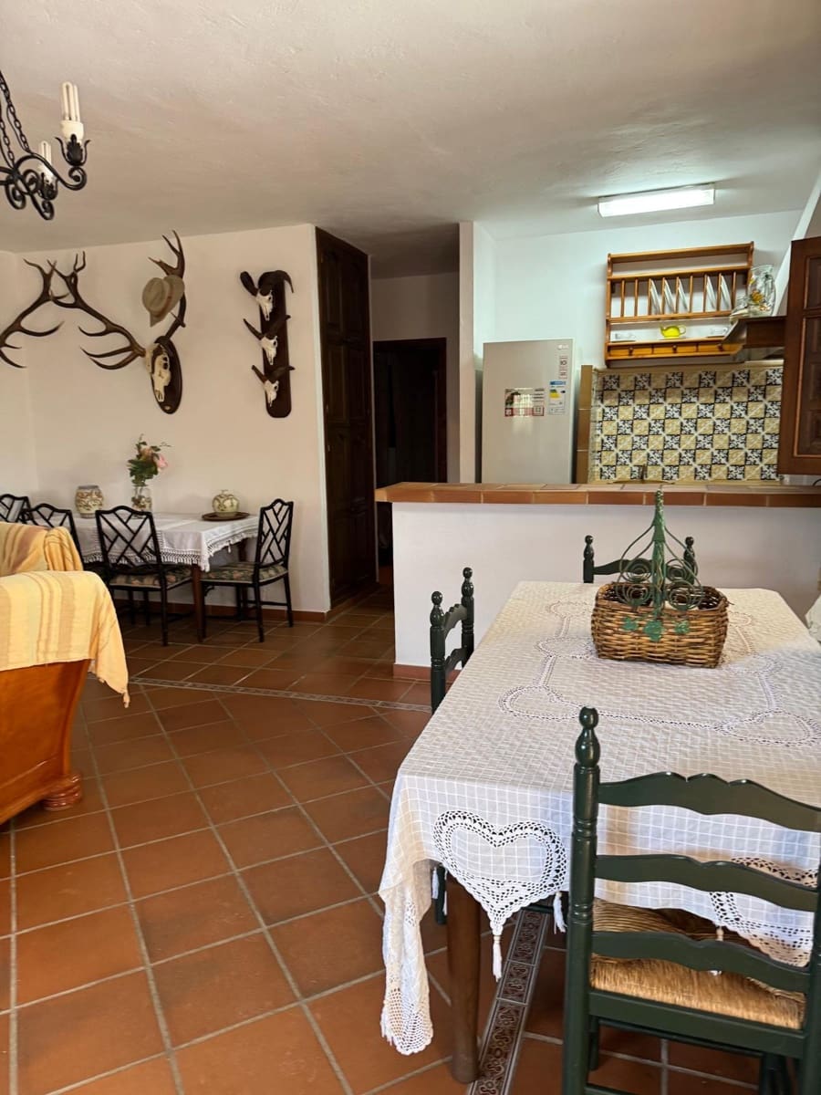 3 soveværelse Villa til salg i Medina-Sidonia med swimmingpool - € 235.000 (Ref: 8851695)