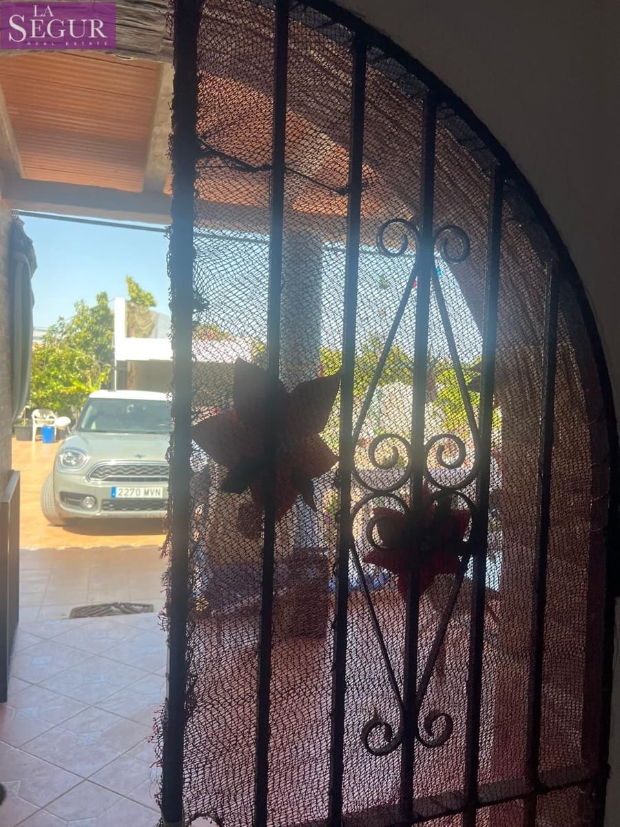 3 soveværelse Finca/Landehus til salg i Barbate med swimmingpool - € 200.000 (Ref: 8907544)