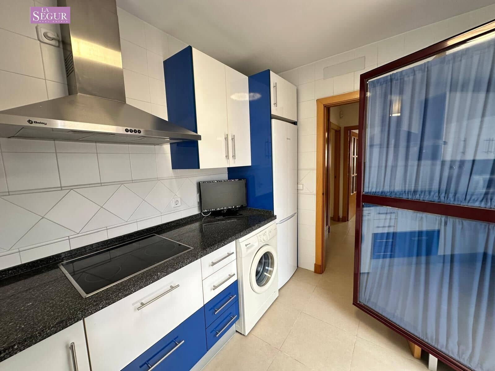 2 soveværelse Penthouse til salg i Conil de la Frontera med swimmingpool garage - € 415.000 (Ref: 8913072)